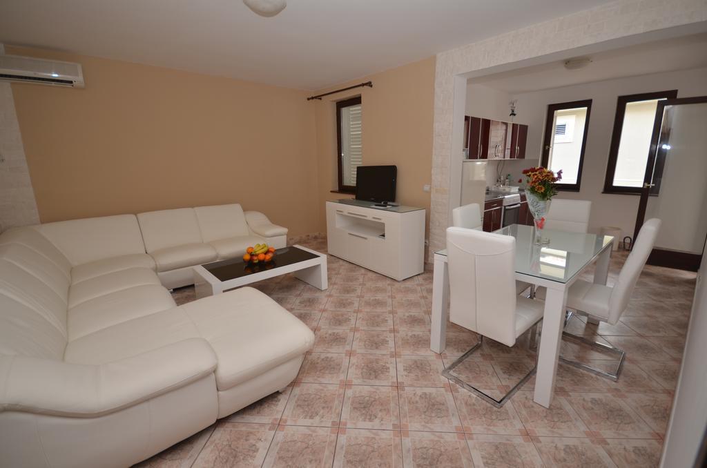 Apartments Minja S Petrovac Exteriör bild
