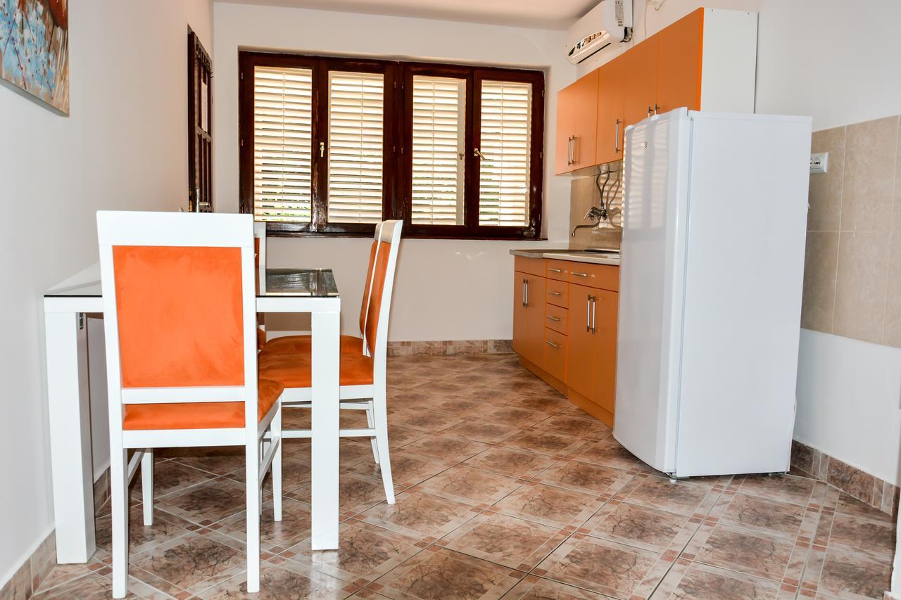 Apartments Minja S Petrovac Exteriör bild