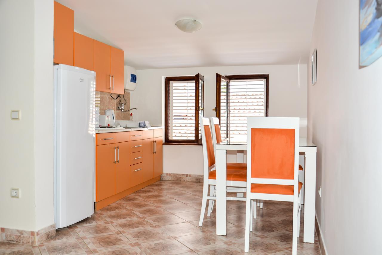 Apartments Minja S Petrovac Exteriör bild